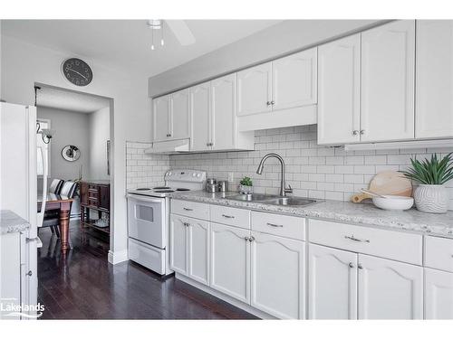 10 Leslie Drive, Collingwood, ON - Indoor Photo Showing Kitchen With Double Sink