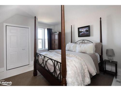 788113 Grey Road 13, Clarksburg, ON - Indoor Photo Showing Bedroom