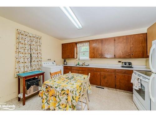 104 Ann Street, Bracebridge, ON - Indoor Photo Showing Kitchen