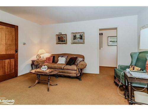 104 Ann Street, Bracebridge, ON - Indoor Photo Showing Living Room