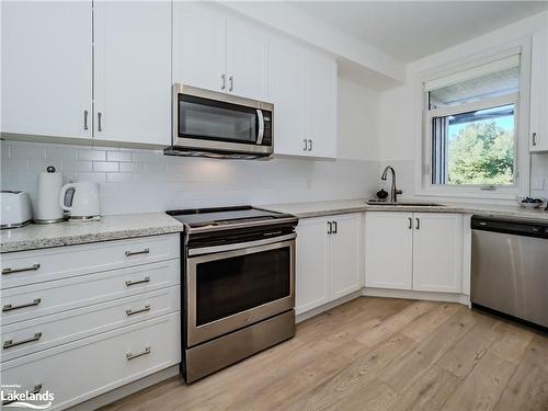 51 Rockmount Crescent, Gravenhurst, ON - Indoor Photo Showing Kitchen