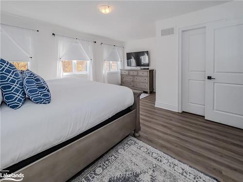 51 Rockmount Crescent, Gravenhurst, ON - Indoor Photo Showing Bedroom