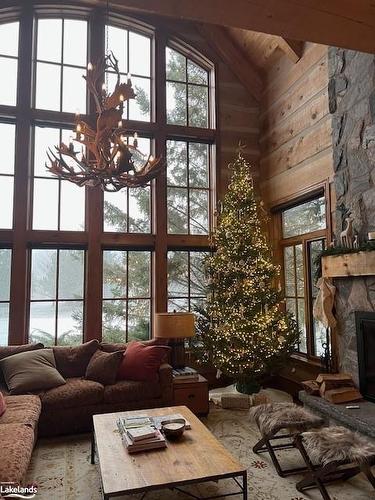 146 Wyandot Court, The Blue Mountains, ON - Indoor Photo Showing Living Room With Fireplace