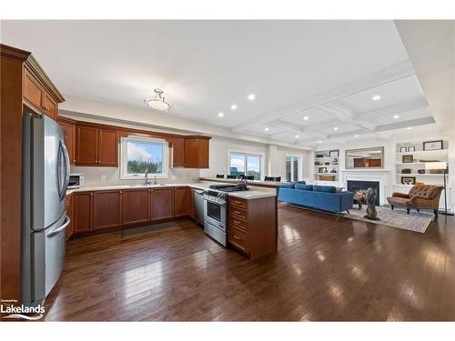 3 Brechin Crescent, Oro-Medonte, ON - Indoor Photo Showing Kitchen