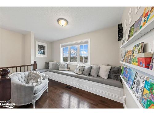 3 Brechin Crescent, Oro-Medonte, ON - Indoor Photo Showing Living Room