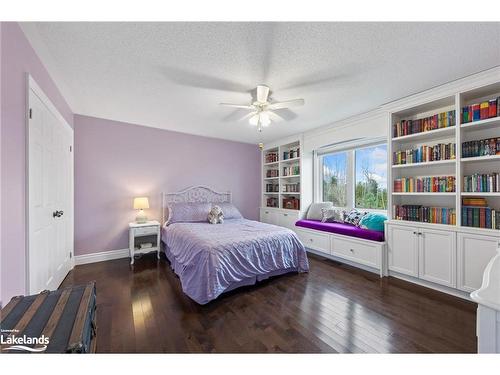 3 Brechin Crescent, Oro-Medonte, ON - Indoor Photo Showing Bedroom