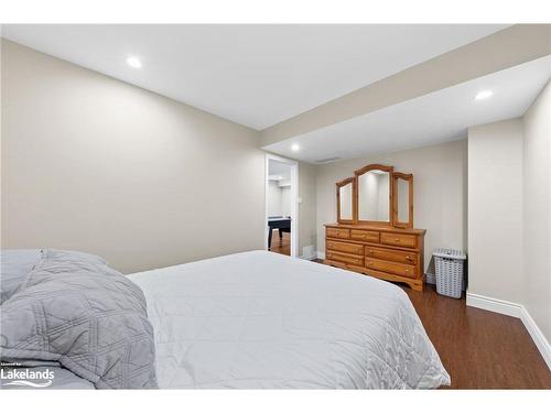 3 Brechin Crescent, Oro-Medonte, ON - Indoor Photo Showing Bedroom