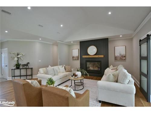 4 Laurel Boulevard, Collingwood, ON - Indoor Photo Showing Living Room With Fireplace