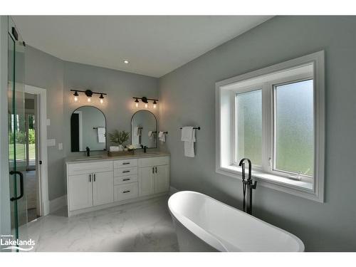 4 Laurel Boulevard, Collingwood, ON - Indoor Photo Showing Bathroom