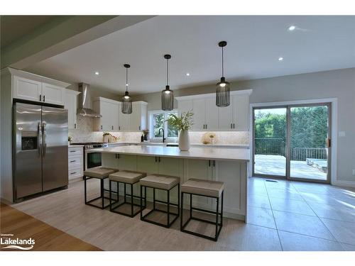 26 Trails End, Collingwood, ON - Indoor Photo Showing Kitchen With Upgraded Kitchen