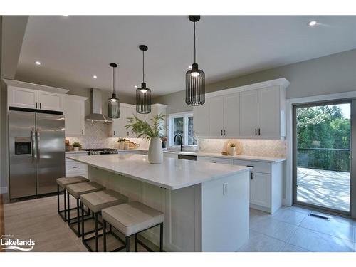 26 Trails End, Collingwood, ON - Indoor Photo Showing Kitchen With Upgraded Kitchen