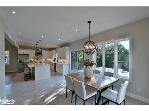 26 Trails End, Collingwood, ON - Indoor Photo Showing Dining Room