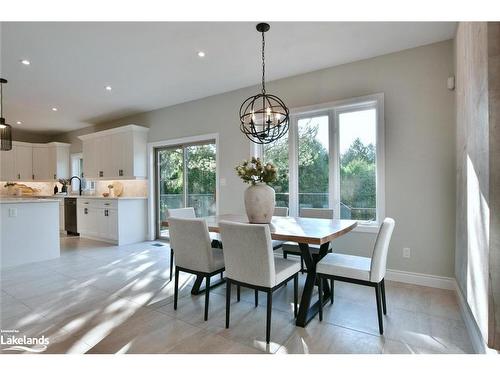 26 Trails End, Collingwood, ON - Indoor Photo Showing Dining Room