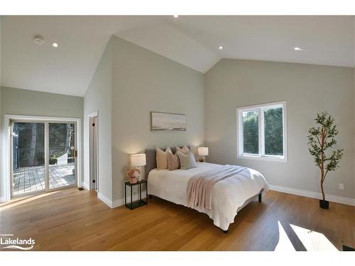 26 Trails End, Collingwood, ON - Indoor Photo Showing Bedroom