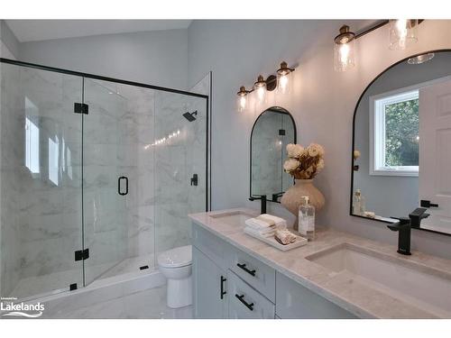 26 Trails End, Collingwood, ON - Indoor Photo Showing Bathroom