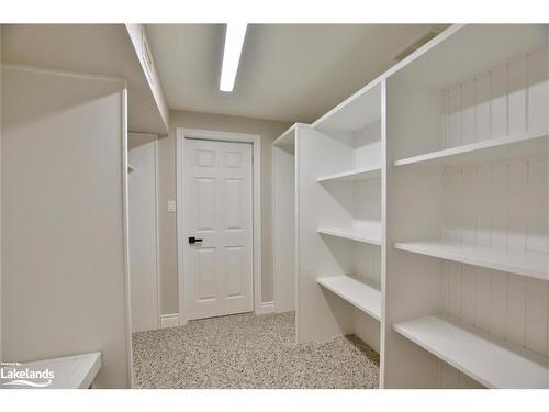 26 Trails End, Collingwood, ON - Indoor With Storage