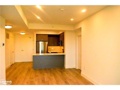 422-4 Kimberly Lane, Collingwood, ON - Indoor Photo Showing Kitchen