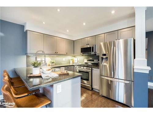 21 Robertson Street, Collingwood, ON - Indoor Photo Showing Kitchen With Stainless Steel Kitchen With Upgraded Kitchen