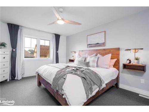 21 Robertson Street, Collingwood, ON - Indoor Photo Showing Bedroom