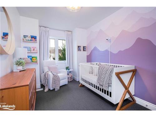 21 Robertson Street, Collingwood, ON - Indoor Photo Showing Bedroom