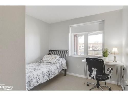 204-11 Beck Boulevard, Penetanguishene, ON - Indoor Photo Showing Bedroom