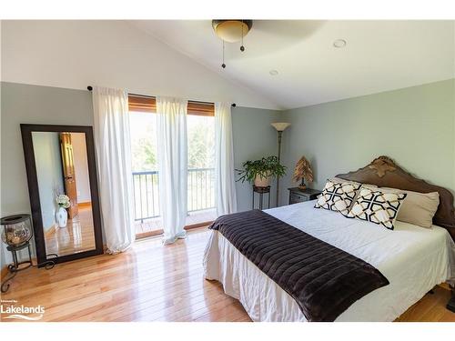 1107 Falkenburg Road, Bracebridge, ON - Indoor Photo Showing Bedroom