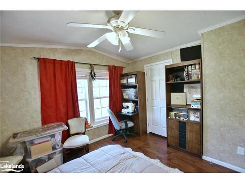 37 Georgian Glen Drive, Wasaga Beach, ON - Indoor Photo Showing Bedroom