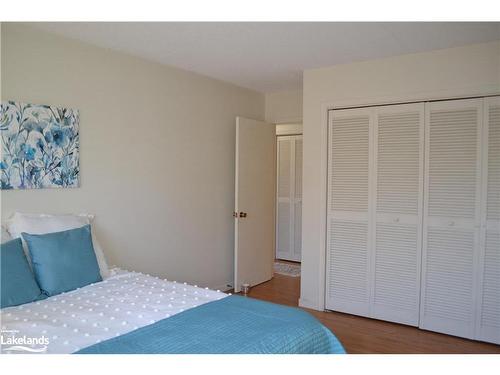 22-26 Herman Avenue, Huntsville, ON - Indoor Photo Showing Bedroom