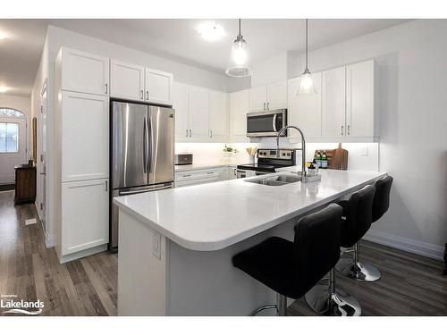 4 Sutton Lane, Collingwood, ON - Indoor Photo Showing Kitchen With Stainless Steel Kitchen With Double Sink With Upgraded Kitchen