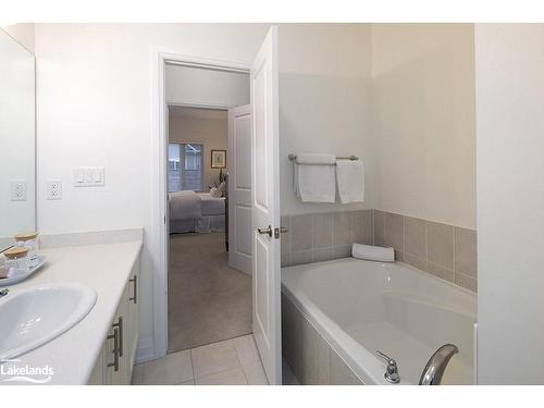 4 Sutton Lane, Collingwood, ON - Indoor Photo Showing Bathroom