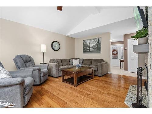 563 Ski Hill Road, Nipissing, ON - Indoor Photo Showing Living Room