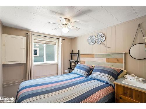 1169 Crooked House Road, Minden Hills, ON - Indoor Photo Showing Bedroom