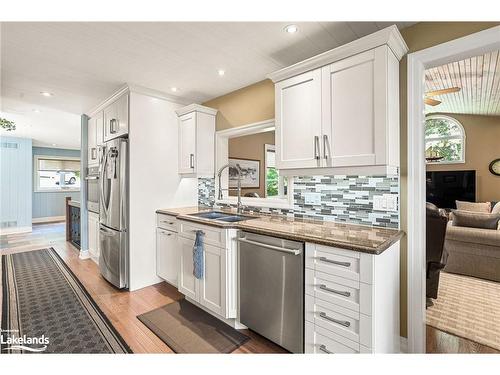 1169 Crooked House Road, Minden Hills, ON - Indoor Photo Showing Kitchen With Double Sink With Upgraded Kitchen