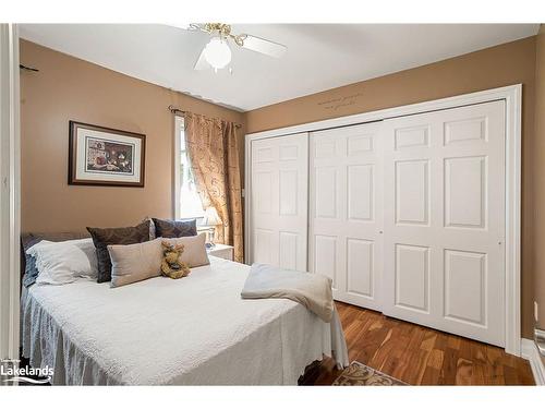 1169 Crooked House Road, Minden Hills, ON - Indoor Photo Showing Bedroom