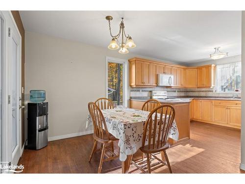 55 Breithaupt Crescent, Tiny, ON - Indoor Photo Showing Dining Room