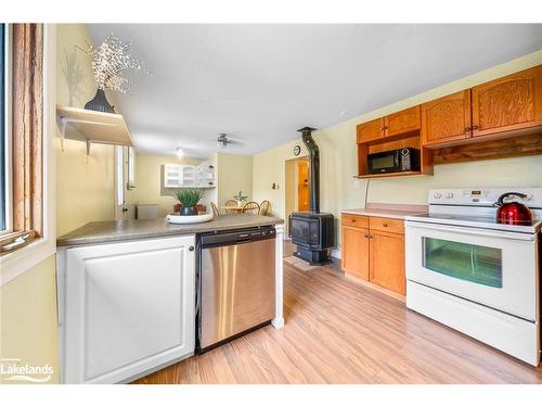 17 Louisa Street, Parry Sound, ON - Indoor Photo Showing Kitchen