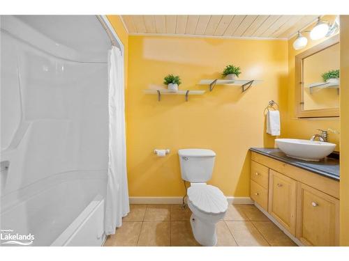 17 Louisa Street, Parry Sound, ON - Indoor Photo Showing Bathroom