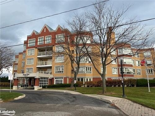 102-16 Raglan Street, Collingwood, ON - Outdoor With Facade