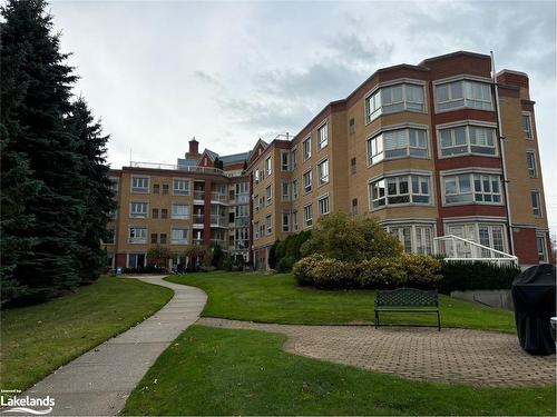 102-16 Raglan Street, Collingwood, ON - Outdoor With Facade