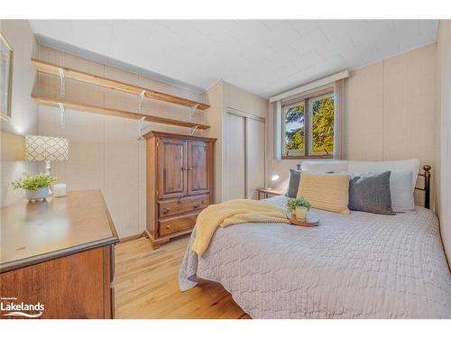 534 Hurdville Rd, Mckellar, ON - Indoor Photo Showing Bedroom