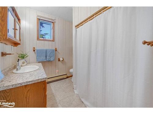 534 Hurdville Rd, Mckellar, ON - Indoor Photo Showing Bathroom