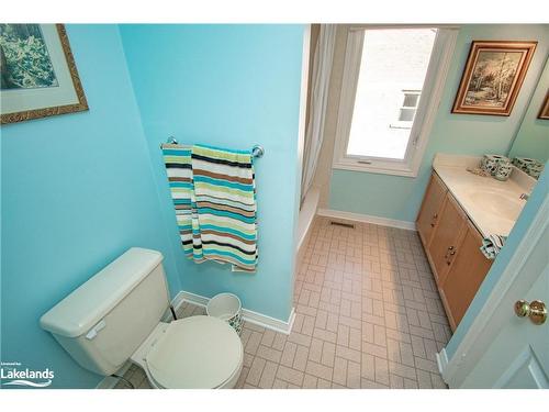 14 Marsh Harbour, Aurora, ON - Indoor Photo Showing Bathroom