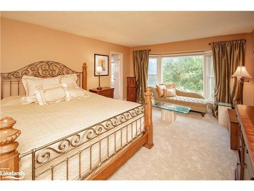 14 Marsh Harbour, Aurora, ON - Indoor Photo Showing Bedroom