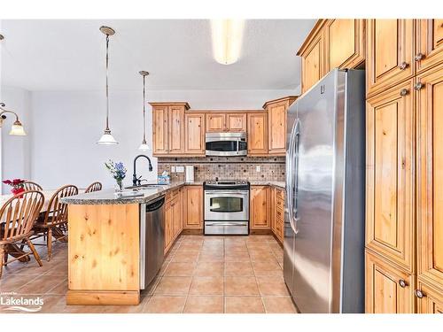 23 Chamberlain Crescent, Collingwood, ON - Indoor Photo Showing Kitchen