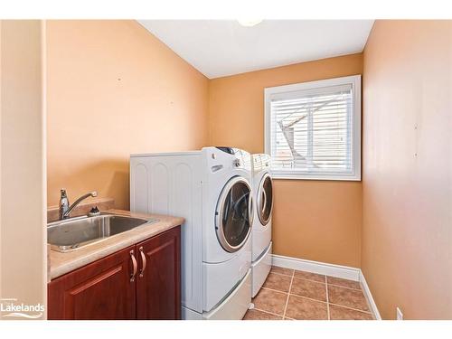 23 Chamberlain Crescent, Collingwood, ON - Indoor Photo Showing Laundry Room