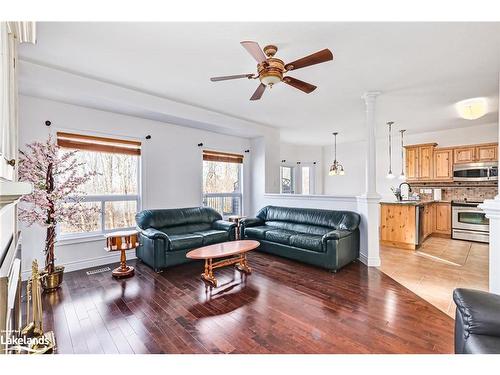 23 Chamberlain Crescent, Collingwood, ON - Indoor Photo Showing Living Room