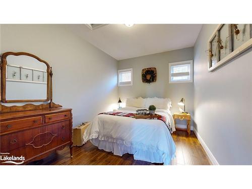 393 Tiny Beaches Road S, Tiny, ON - Indoor Photo Showing Bedroom