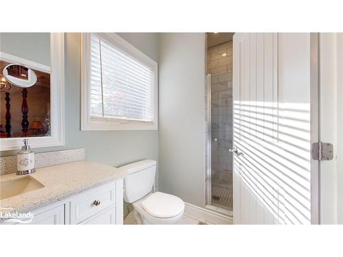 393 Tiny Beaches Road S, Tiny, ON - Indoor Photo Showing Bathroom