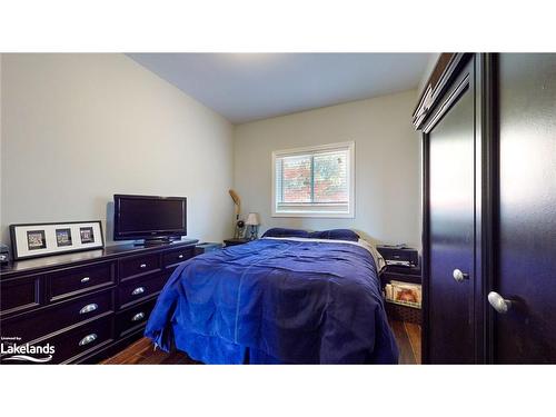 393 Tiny Beaches Road S, Tiny, ON - Indoor Photo Showing Bedroom