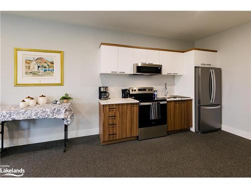 105-18 Campus Trail, Huntsville, ON - Indoor Photo Showing Kitchen